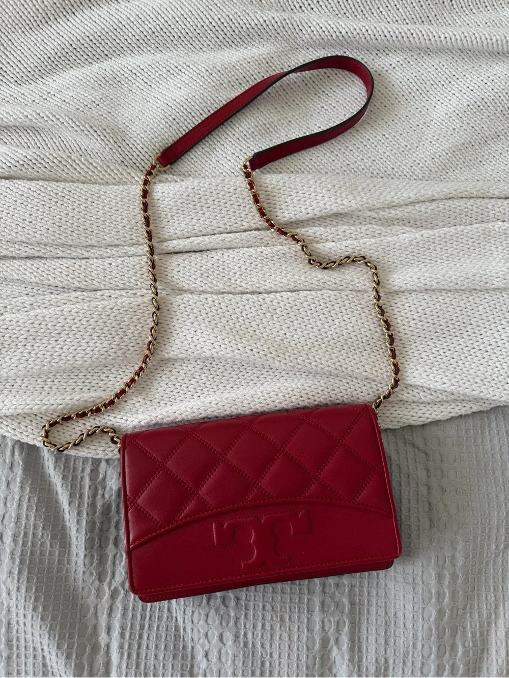 Tory Burch Savannah Red Crossbody Wallet